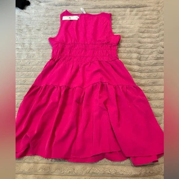 Woman’s Sleeveless Fuchsia Tiered Dress beach wear - Picture 4 of 4